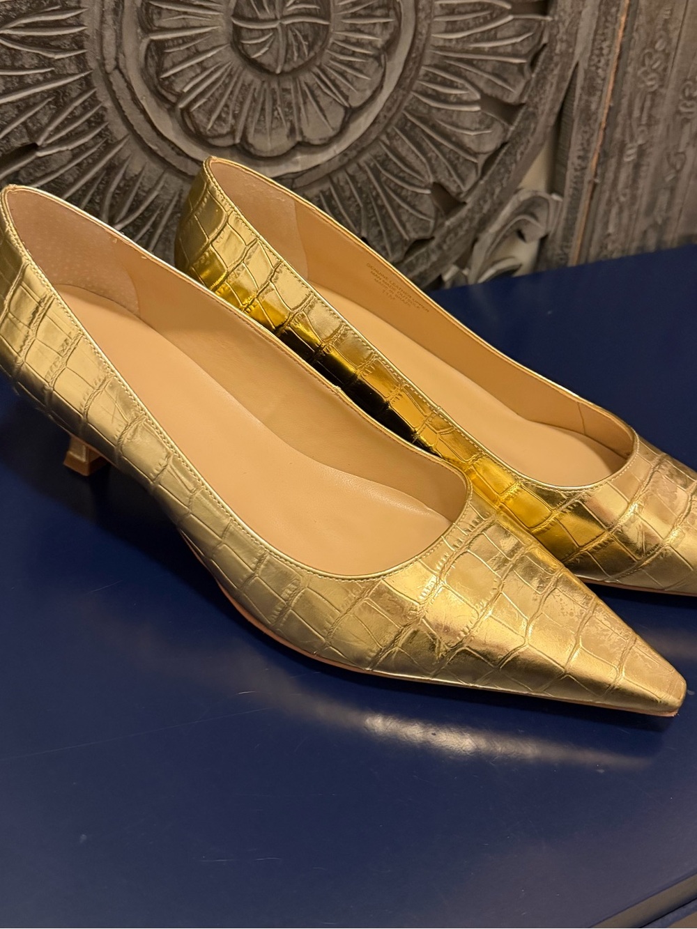 Ann Taylor Gold Metallic Croco Kitten Heel Pumps- Size 11